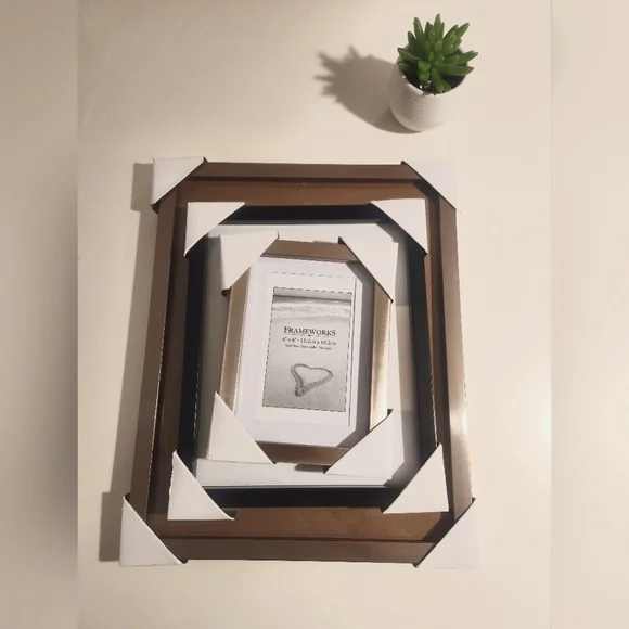 Picture frames - Picture 1 of 2